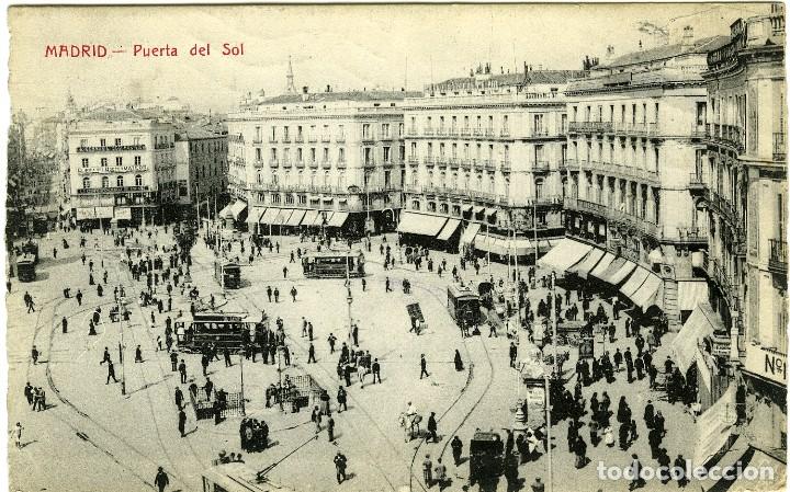 Postales: MADRID. Puerta del Sol. Circulada en 1918 - Foto 1