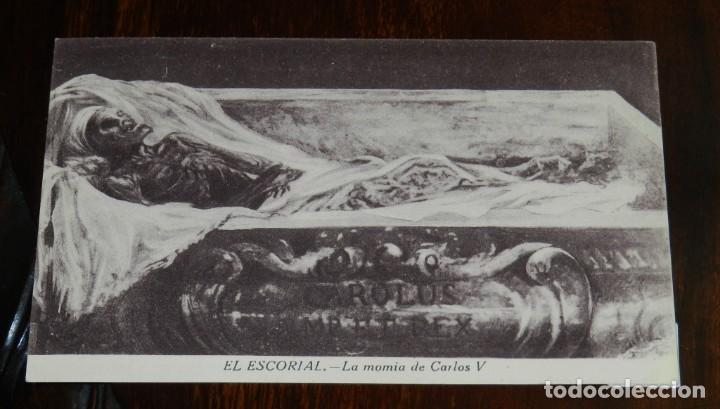 Postais: POSTAL DE EL ESCORIAL, LA MOMIA DE CARLOS V, ED. HIJO DE NICOLAS SERRANO, NO CIRCULADA.