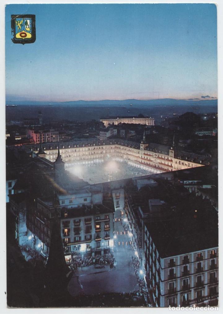 Postales: N&ordm; 91-MADRID. Plaza Mayor, al fondo Palacio Real. Vista nocturna. Sin circular. ED. DOM&Iacute;NGUEZ