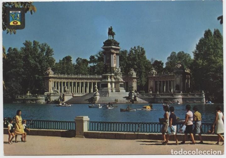 Postales: N&ordm; 170-MADRID. Estanque del Retiro. Circulada en 1968. ED. DOM&Iacute;NGUEZ