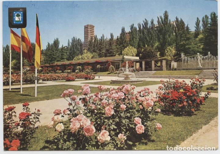 Cartes Postales: N&ordm; 32-MADRID. Parque del Oeste. Rosaleda. Escrita en 1970. ED. DOM&Iacute;NGUEZ