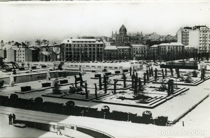Postais: N&ordm; 104-MADRID NEVADO. Jardines de Palacio y Paseo de On&eacute;simo Redondo. Sin circular. ED. POSTALES BEA