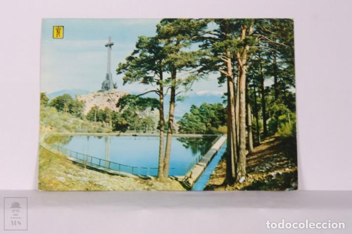 Postcards: Postal en Color Santa Cruz del Valle de los Ca&iacute;dos Desde el Estanque (Cuelgamuros) a&ntilde;os 70