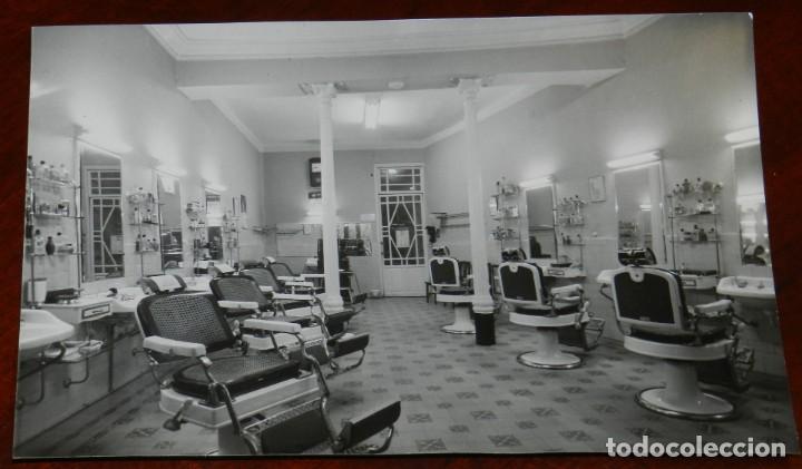 Postkarten: FOTOGRAFIA DE PELUQUERIA BARBERIA, A&Ntilde;O 1963, MIDE 18 X 12 CMS.