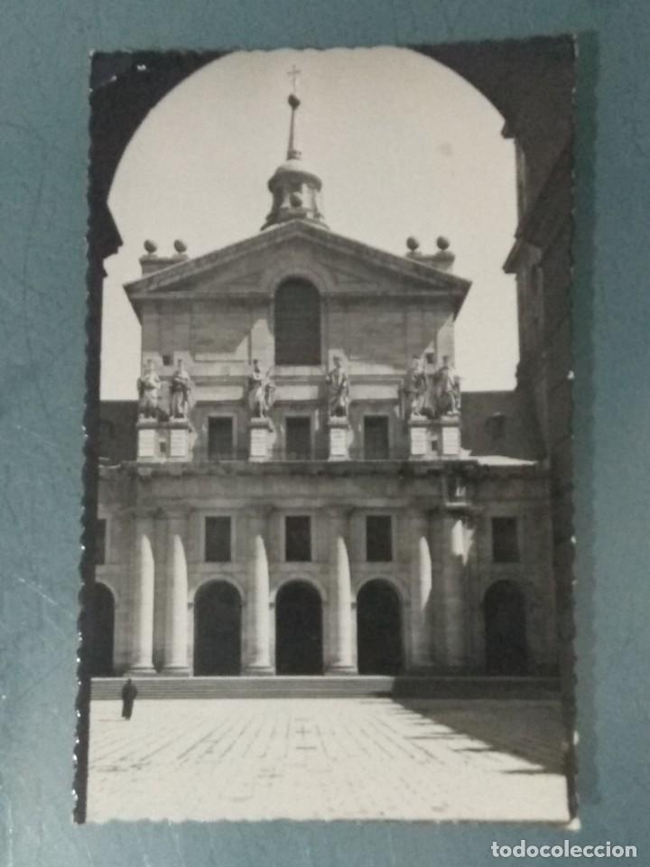 Cartoline: POSTAL 17 - EL ESCORIAL. ENTRADA A LA IGLESIA.