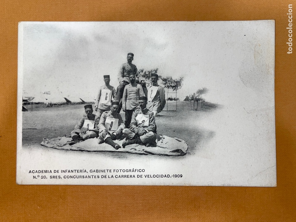 Postkarten: P-778 Antigua postal fotogr&aacute;fica de la academia de infanter&iacute;a. 1909 . Concursantes de la carrera