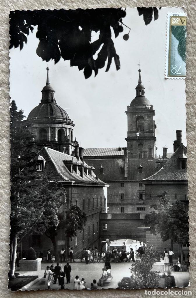 Postales: Postal Monasterio de El Escorial - Plaza de Benavente (Heliotipia Art&iacute;stica Espa&ntilde;ola) - A&ntilde;os 50