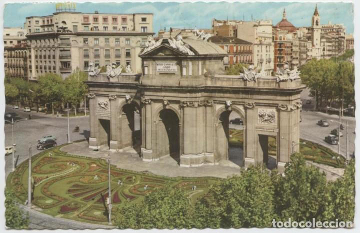 Postales: N&ordm; 15-MADRID. Puerta de Alcal&aacute;. Escrita en 1962. ED. RAKER
