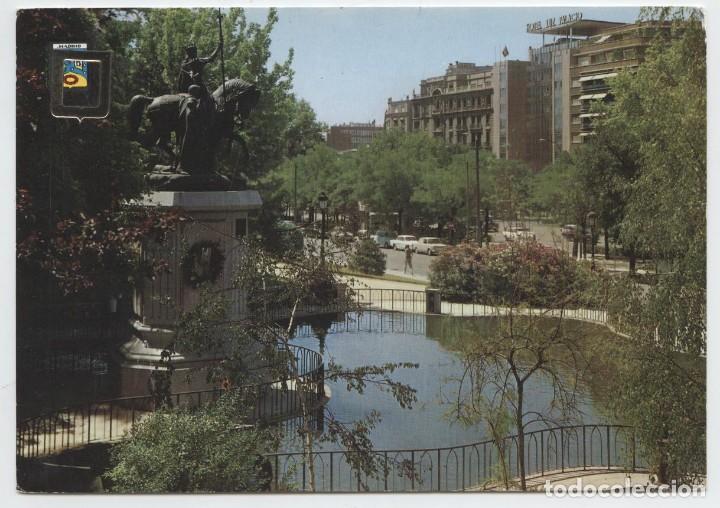 Postcards: N&ordm; 123-MADRID. Jardines de Isabel la Cat&oacute;lica. Publicidad Milbedoce Anab&oacute;lico. ED. DOM&Iacute;NGUEZ