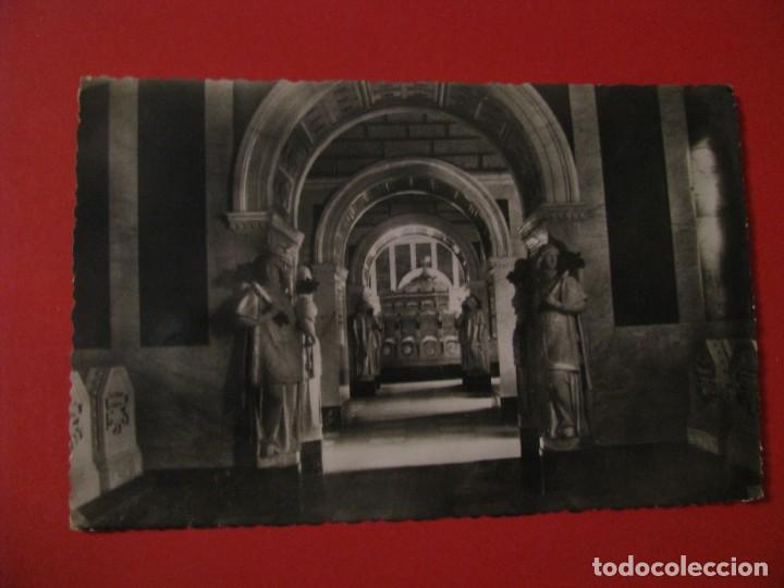 Postkarten: POSTAL FOTOGR&Aacute;FICA. MONASTERIO DE EL ESCORIAL. PANTEON DE PARVULOS. HELIOTIPIA ARTISTICA. 33.