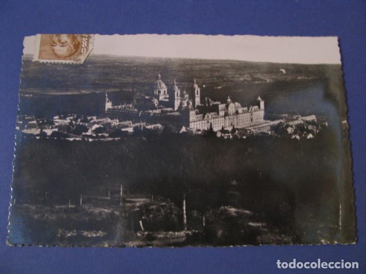 Cartes Postales: POSTAL FOTOGR&Aacute;FICA DEL MONASTERIO DE EL ESCORIAL. VISTA GENERAL. HELIOTIPIA ARTISTICA. CIRCULADA.
