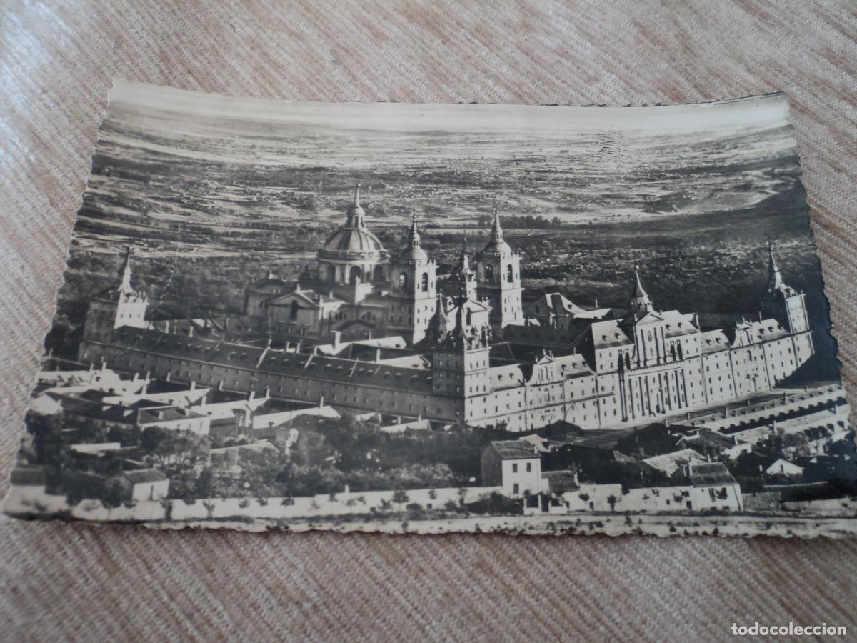 Postais: 37. MONASTERIO DE EL ESCORIAL. VISTA GENERAL. ED. HELIOTIPIA ART&Iacute;STICA ESPA&Ntilde;OLA CIRCULADA 1956