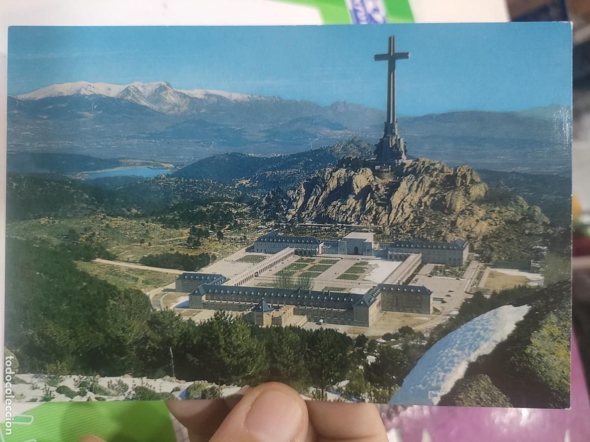 Postais: Postal SANTA CRUZ DEL VALLE DE LOS CAIDOS Vista Panor&aacute;mica de la Parte Posterior del Monasterio N 20