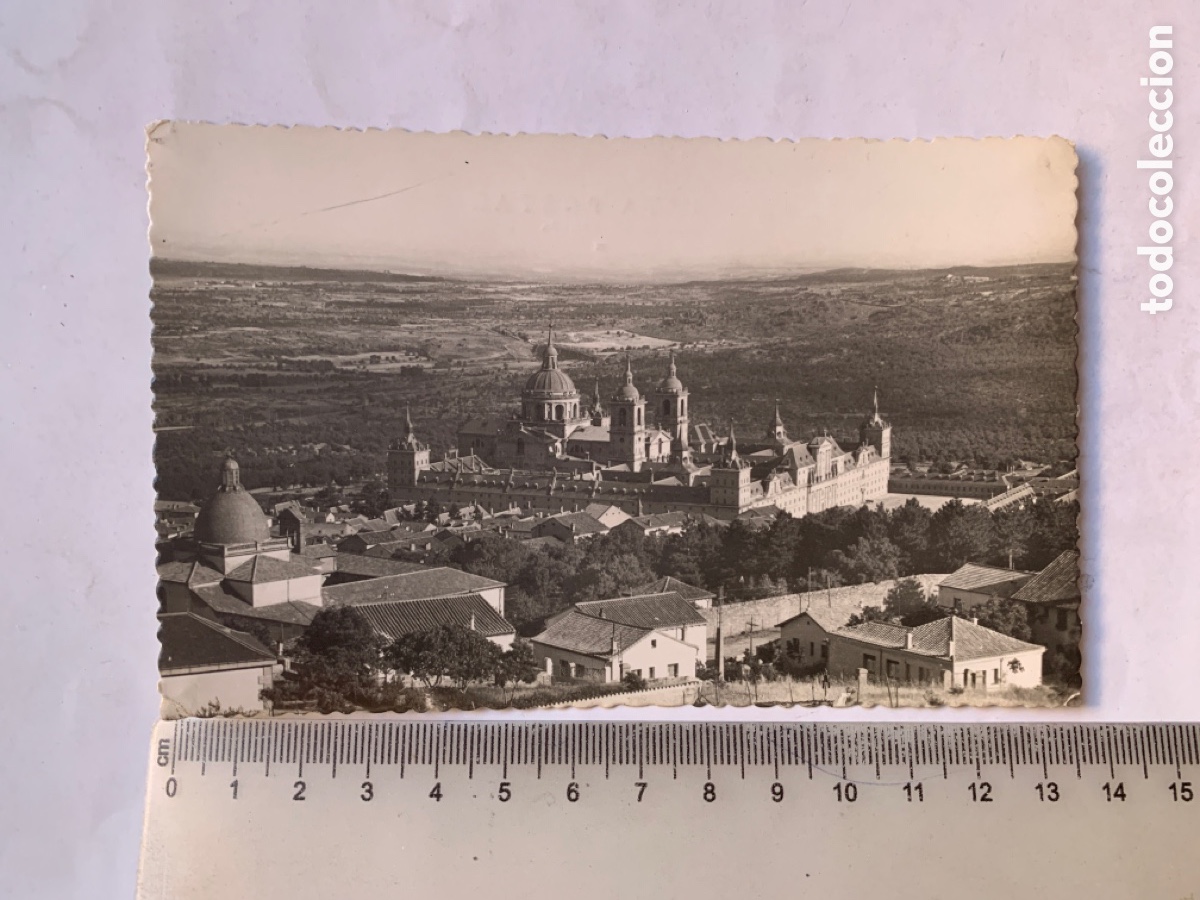 Cartoline: POSTAL. EL ESCORIAL. MONASTERIO. VISTA GENERAL. FOTO G. GARRABELLA.