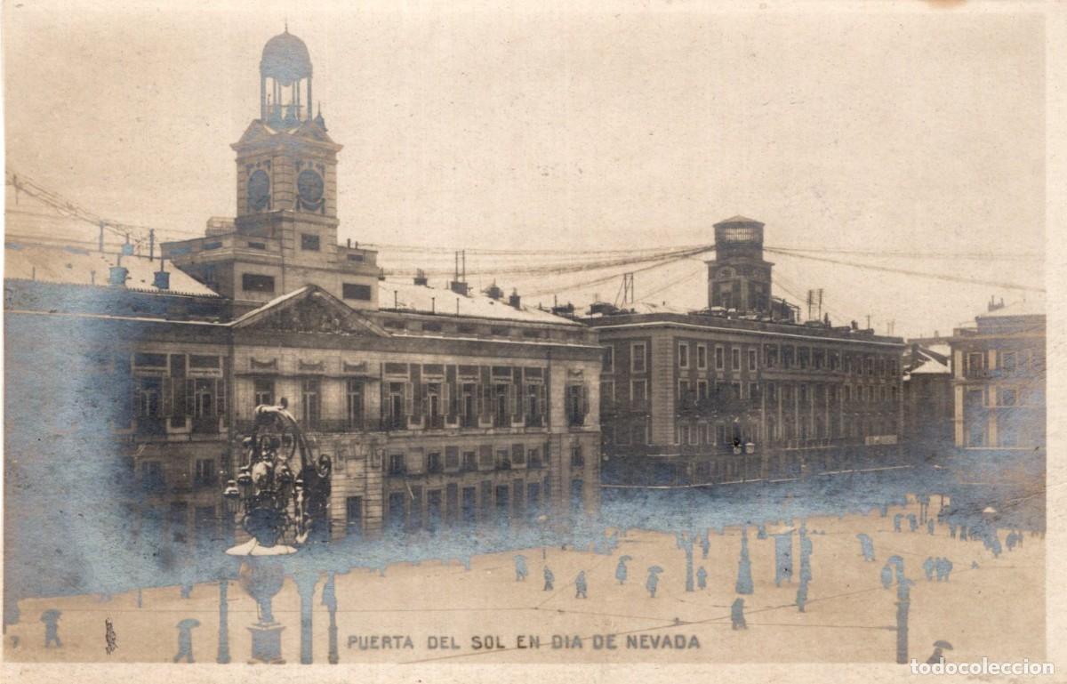 Postales: MADRID. PUERTA DEL SOL EN D&Iacute;A DE NEVADA - Foto 1