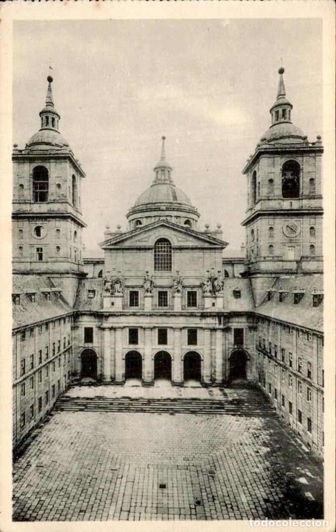 Postales: Postal El ESCORIAL, PATIO DE LOS REYES
