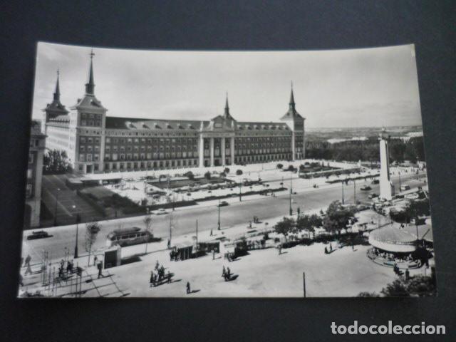 Postales: MADRID PLAZA DE LA MONCLOA - Foto 1