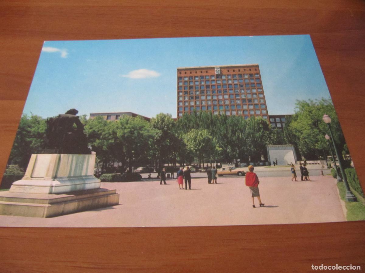 Postales: MADRID - MONUMENTO A VELAZQUEZ Y EDIFICIO SINDICATOS - 203 - - BEASCOA - Foto 1