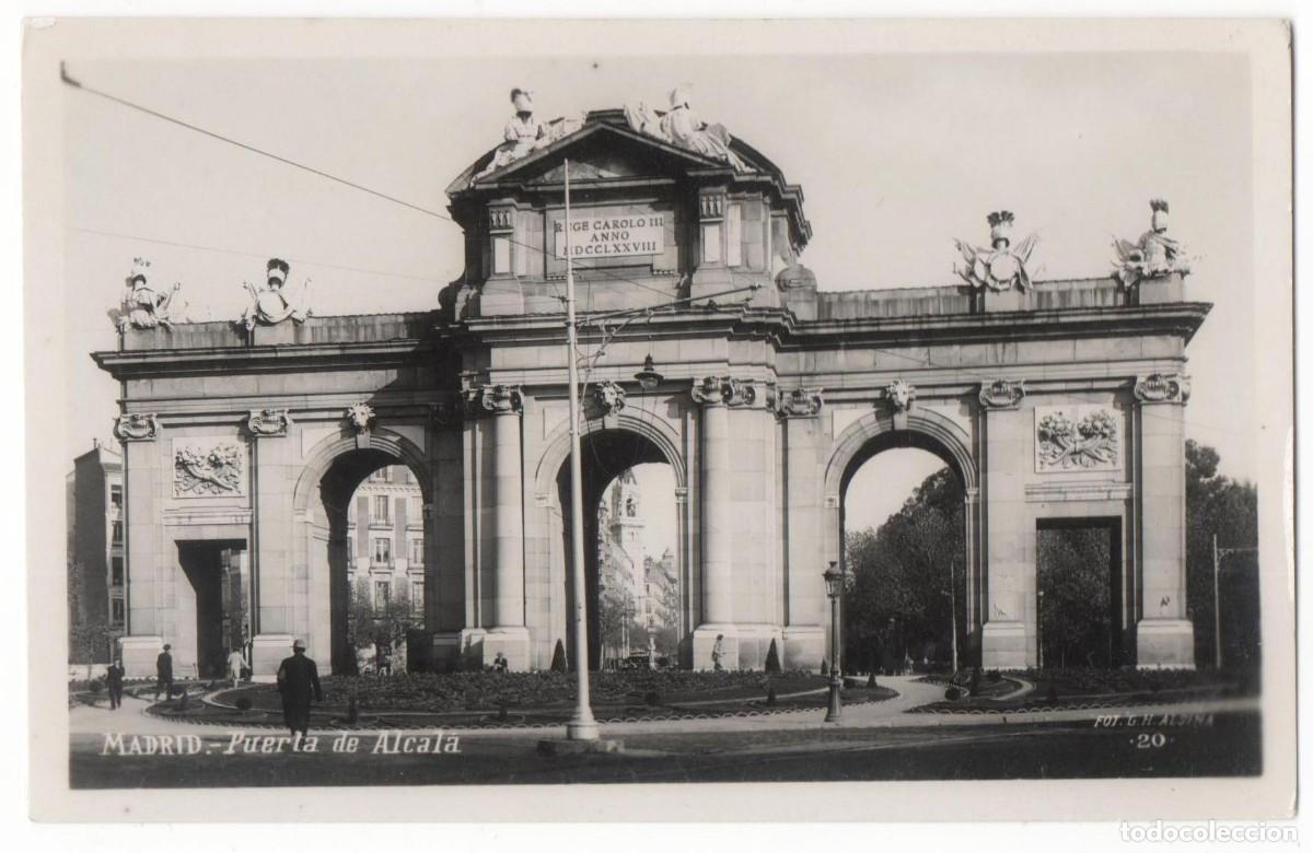 Postales: Madrid-Puerta de Alcal&aacute;-sin circular- - Foto 1
