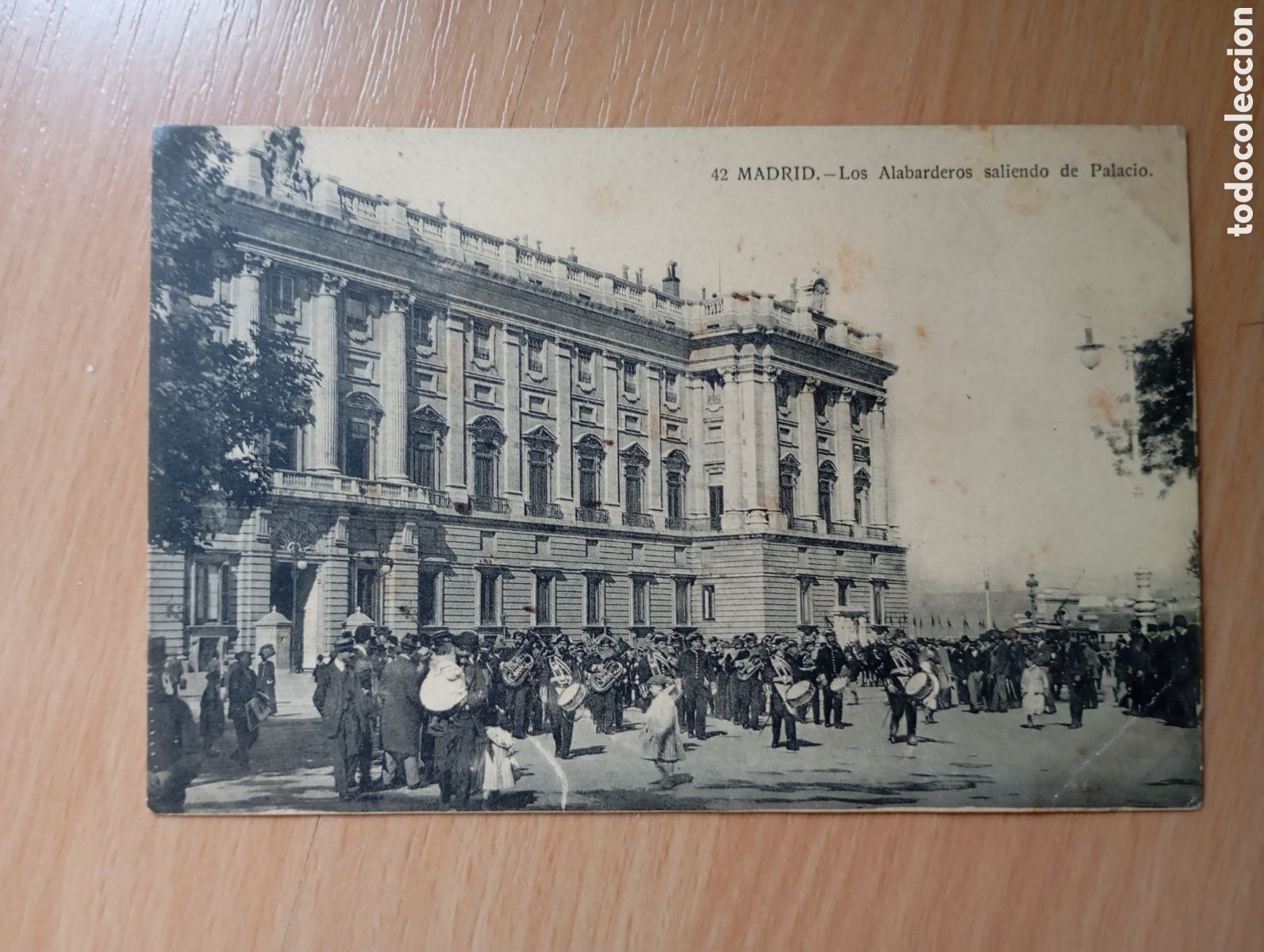 Postales: MADRID - LOS ALABARDEROS SALIENDO DE PALACIO - J. LACOSTE