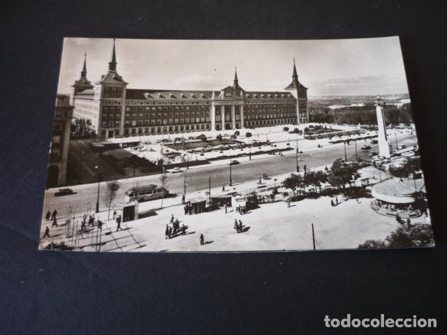 Postales: MADRID PLAZA DE LA MONCLOA - Foto 1