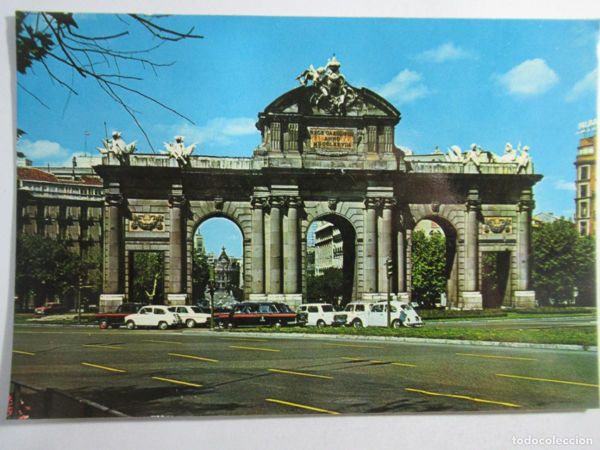 Postales: Madrid - Puerta de Alcal&aacute; - Circulada - Foto 1