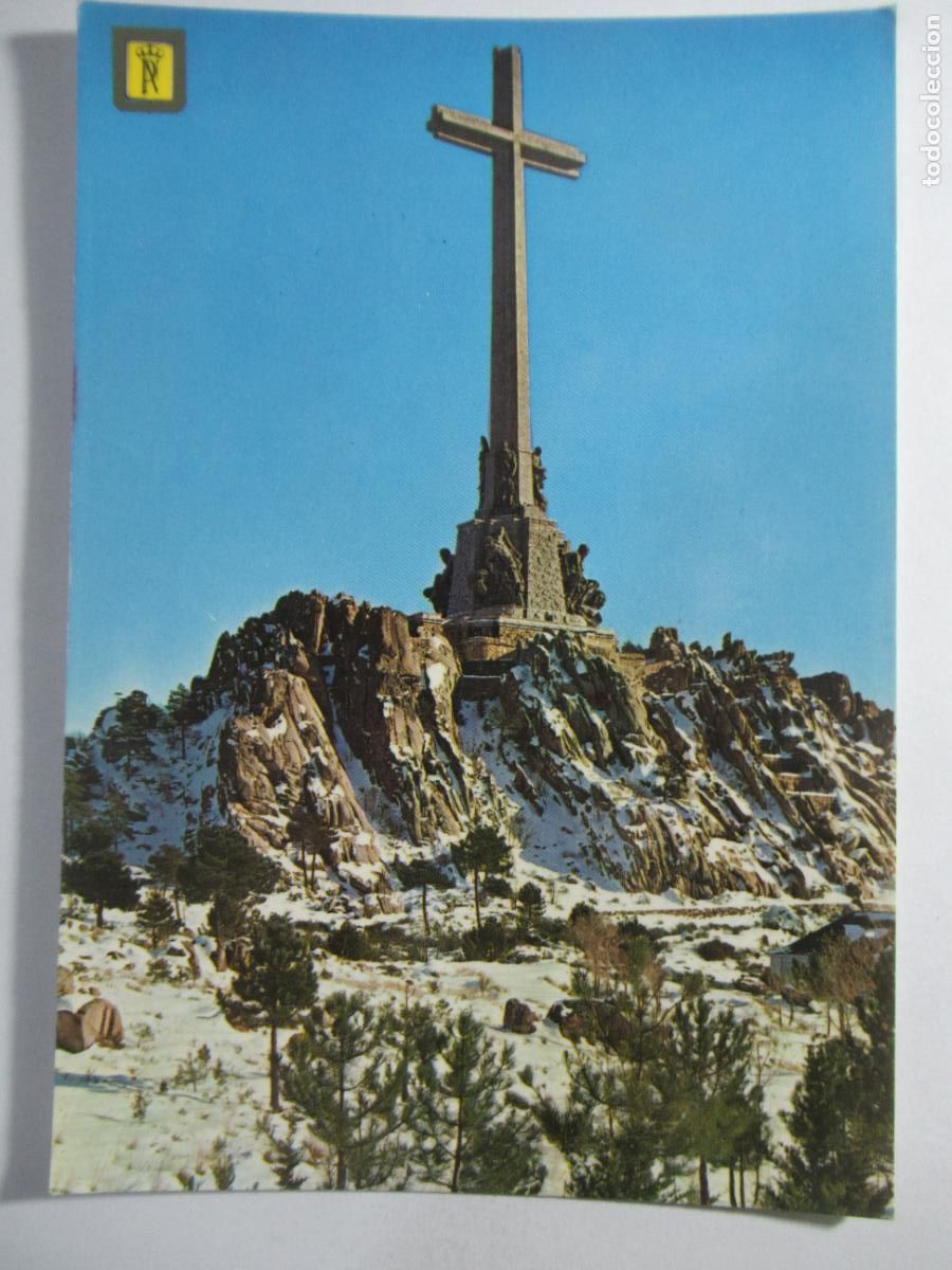 Postales: Santa Cruz del Valle de los Ca&iacute;dos - Vista de la Cruz, nevada - S/C