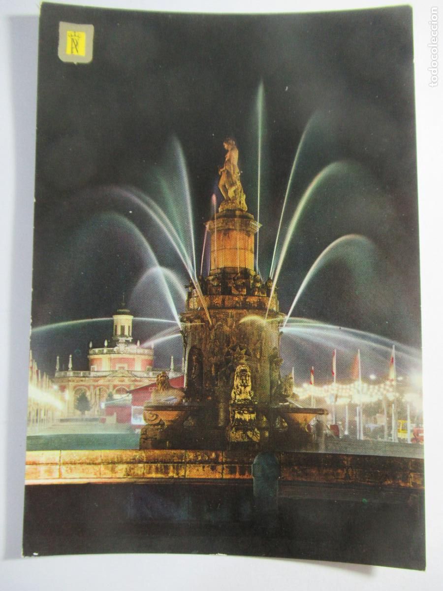 Postales: Aranjuez - Plaza San Antonio. Fuente de Mari Blanca - S/C