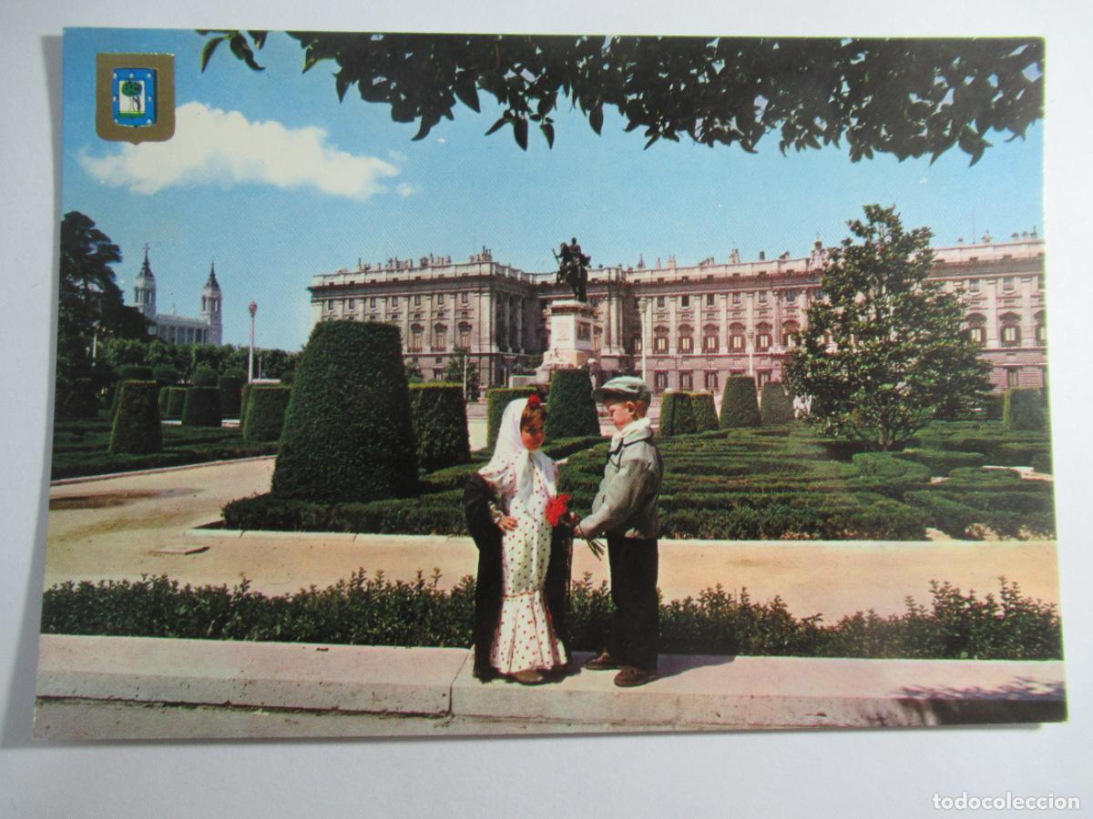 Postales: Madrid - Palacio Real y parejita t&iacute;pica - S/C