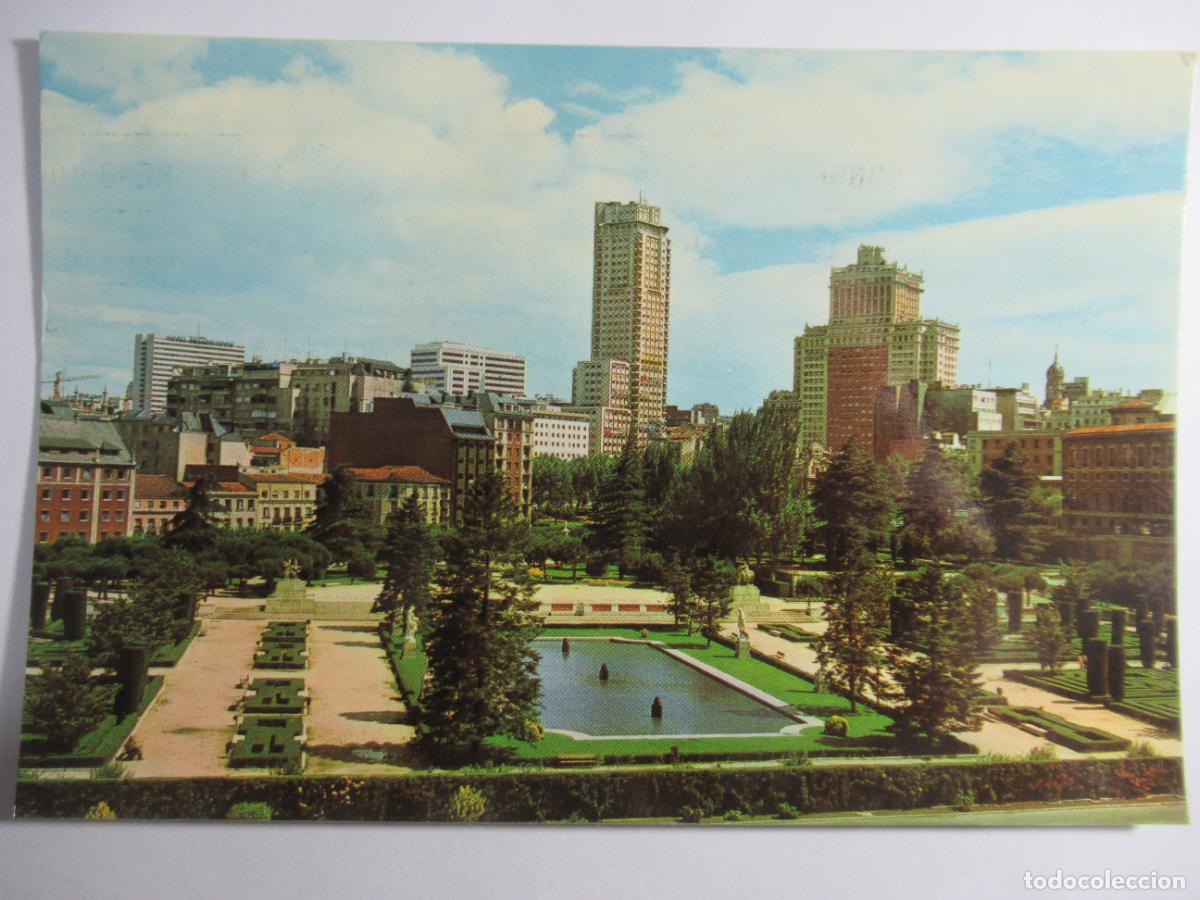 Postales: Madrid - Plaza de Espa&ntilde;a desde los Jardines de Sabatini - Circulada