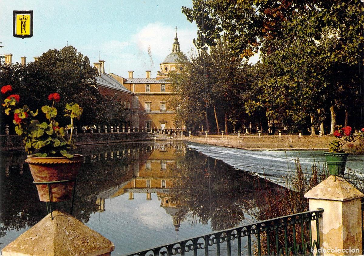 Postales: Postal de Aranjuez: Presa del Jard&iacute;n de la Isla y Palacio Real