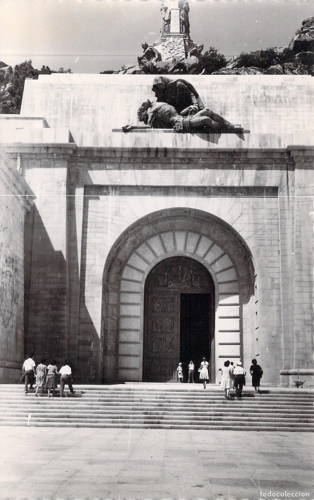 Postales: Postal Entrada a la Cripta del Valle de los Ca&iacute;dos, Madrid - Foto 1