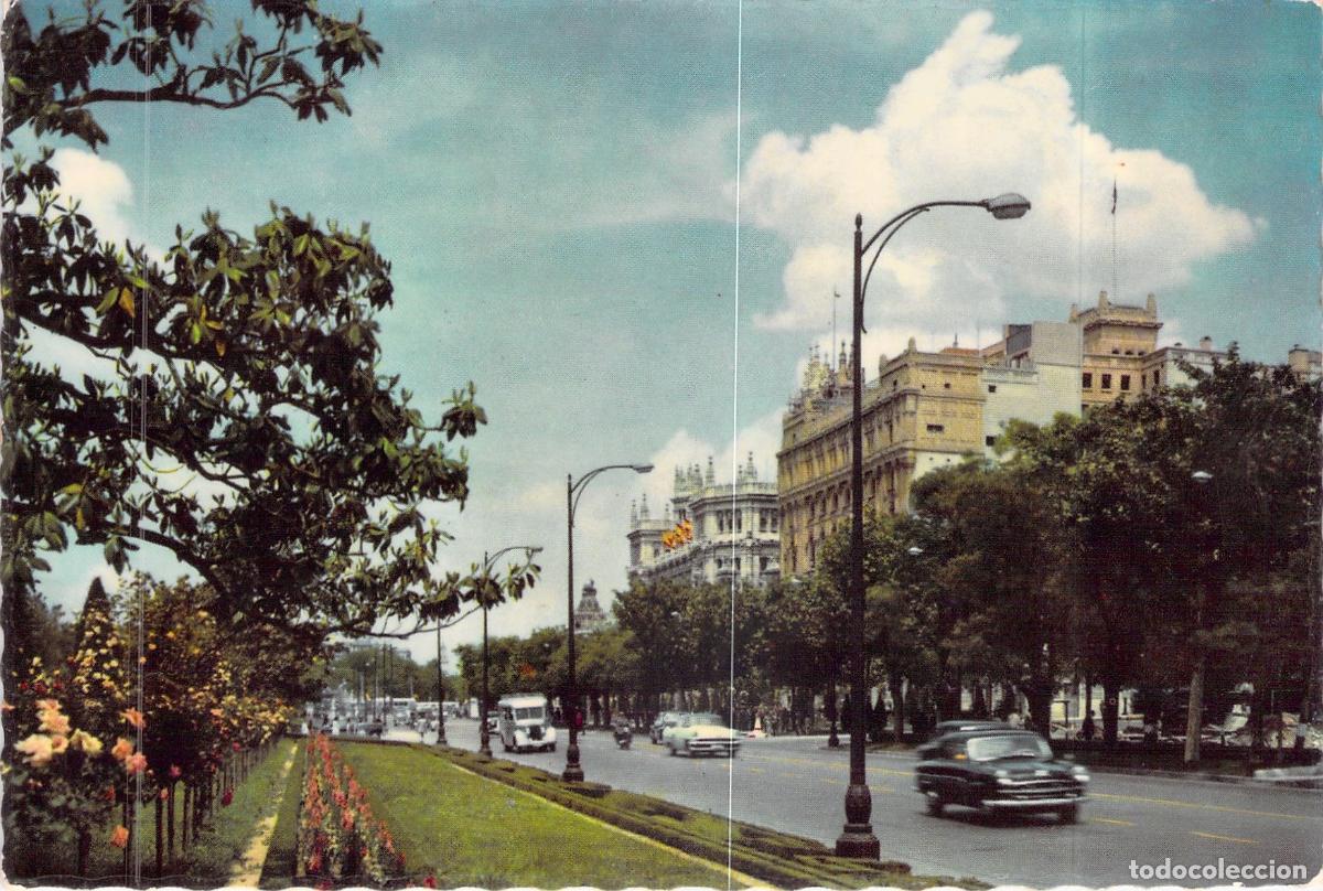 Postales: Tarjeta Postal Paseo del Prado Madrid con Coches Antiguos