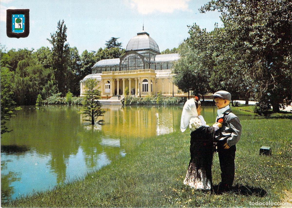 Postales: Postal de Madrid Palacio de Cristal y Pareja de Chulapos