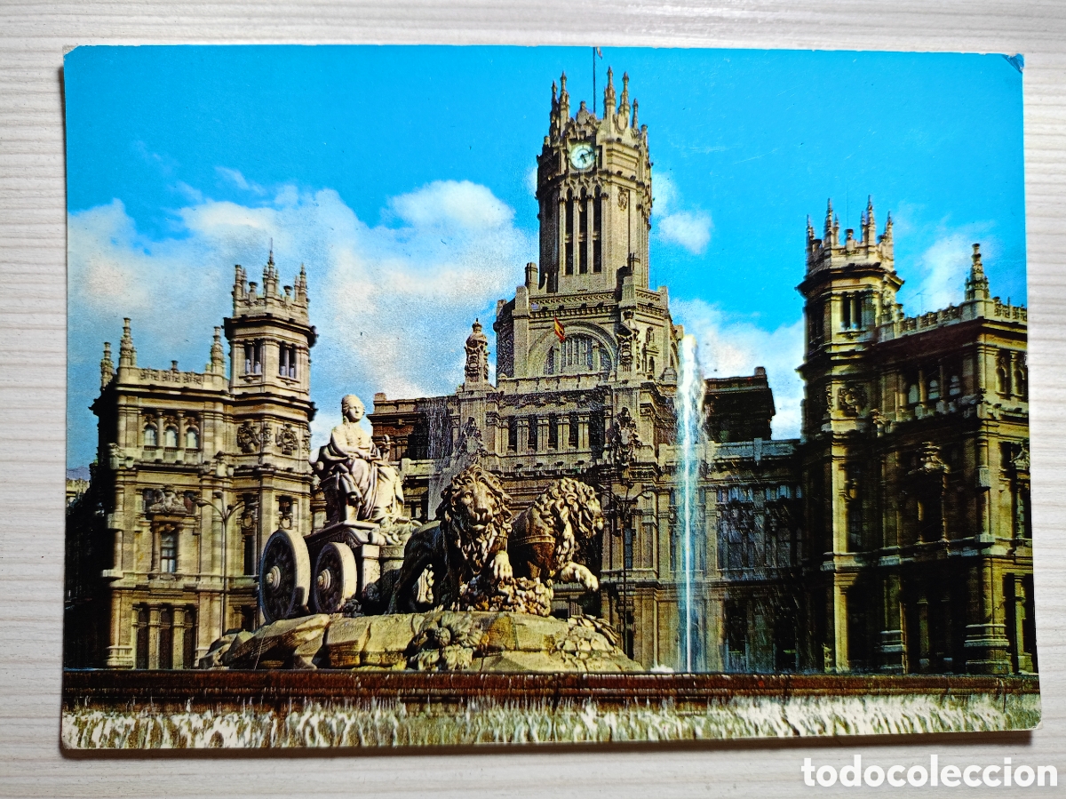 Postales: Madrid la Cibeles y el palacio de comunicaciones