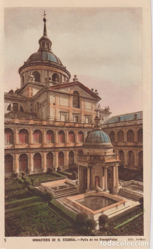 Postales: MONASTERIO DE EL ESCORIAL, PATIO DE LOS EVANGELISTAS - ED.ARRIBAS N&ordm;5 - S/C