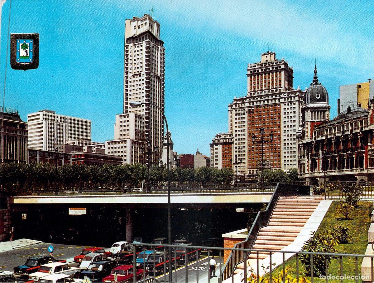 Postales: Postal de la Plaza de Espa&ntilde;a en Madrid con rascacielos
