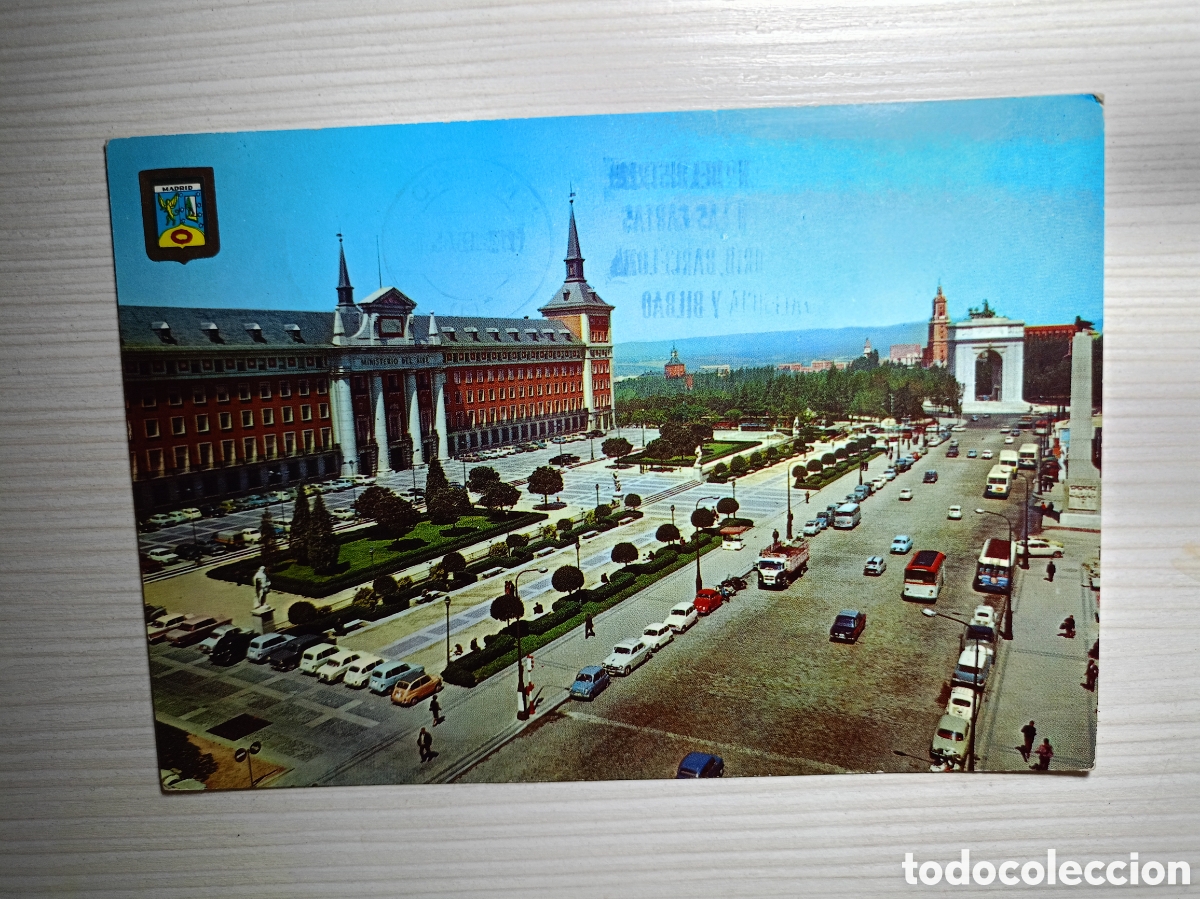 Postales: MADRID,MINISTERIO DEL AIRE Y ARCO DEL TRIUNFO Usada a&ntilde;os 60