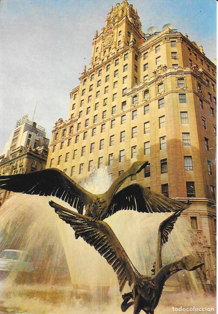 Postales: [POSTAL] Edif. de La Telef&oacute;nica y Fuente de la Red de San Luis. Madrid. A&ntilde;o 1972 (circulada)