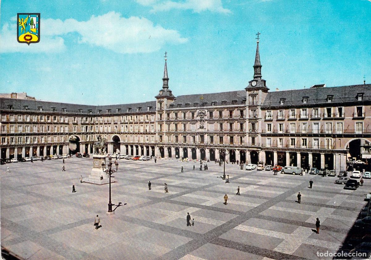 Postales: Postal de la Plaza Mayor de Madrid con escudo