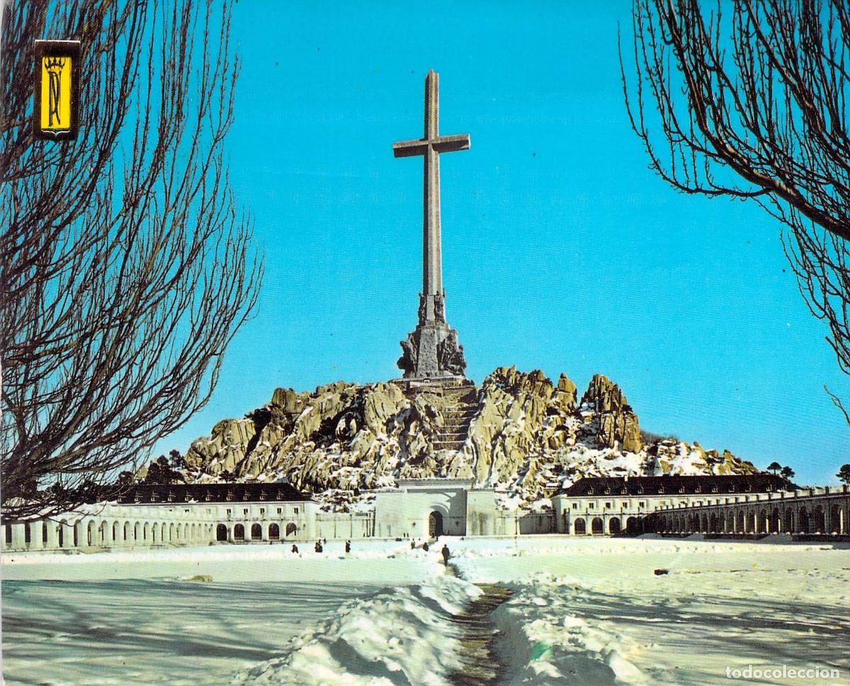 Postales: Postal del Valle de los Ca&iacute;dos con Vista Nevada en Madrid