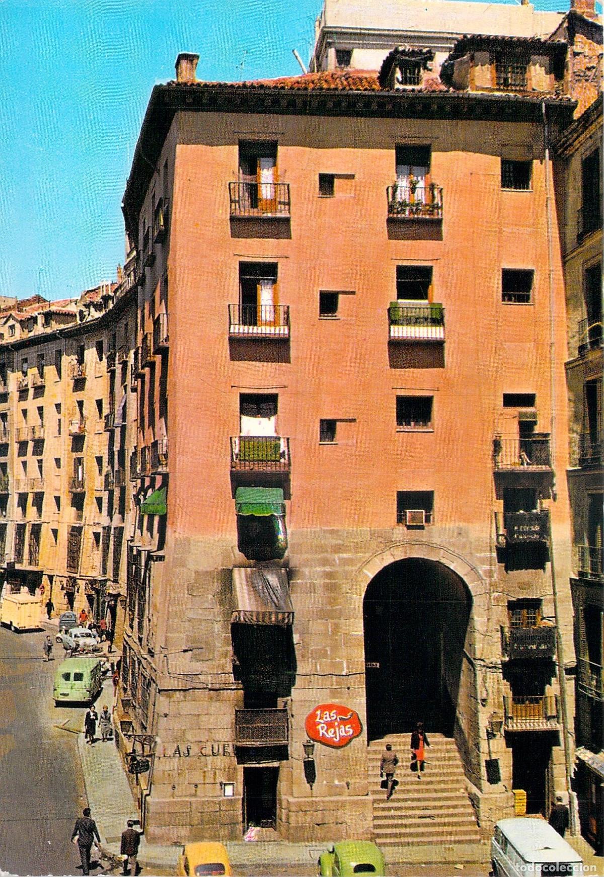 Postales: Postal del Arco de Cuchilleros en Madrid con Vista Urbana