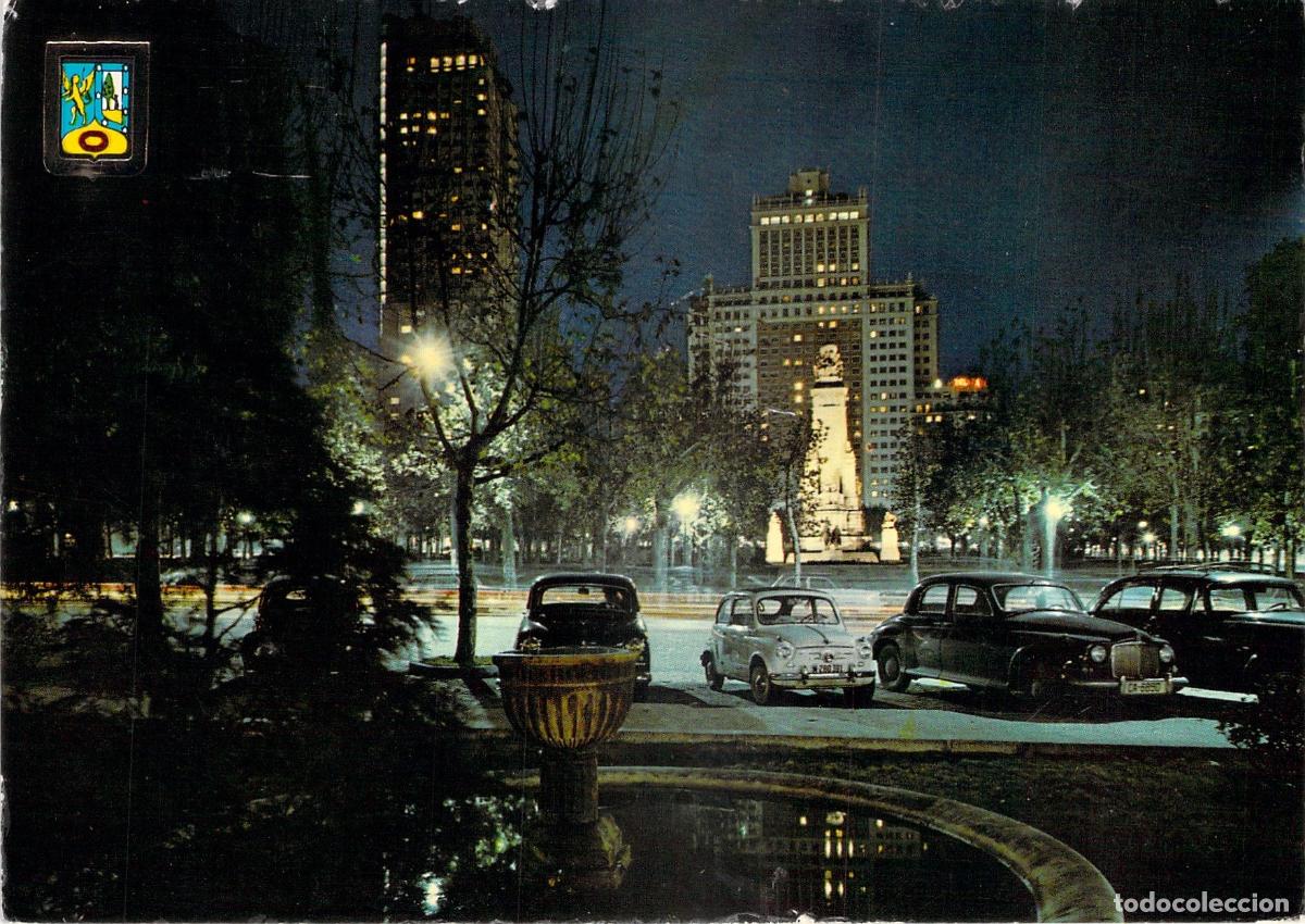 Postales: Postal Plaza de Espa&ntilde;a de Madrid Vista Nocturna y Coches de &Eacute;poca