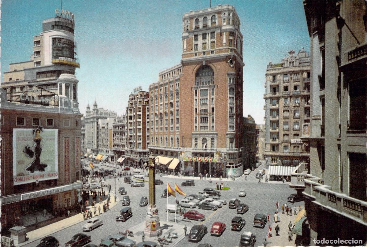 Postales: Postal de la Plaza del Callao en Madrid con Vista de la Gran V&iacute;a