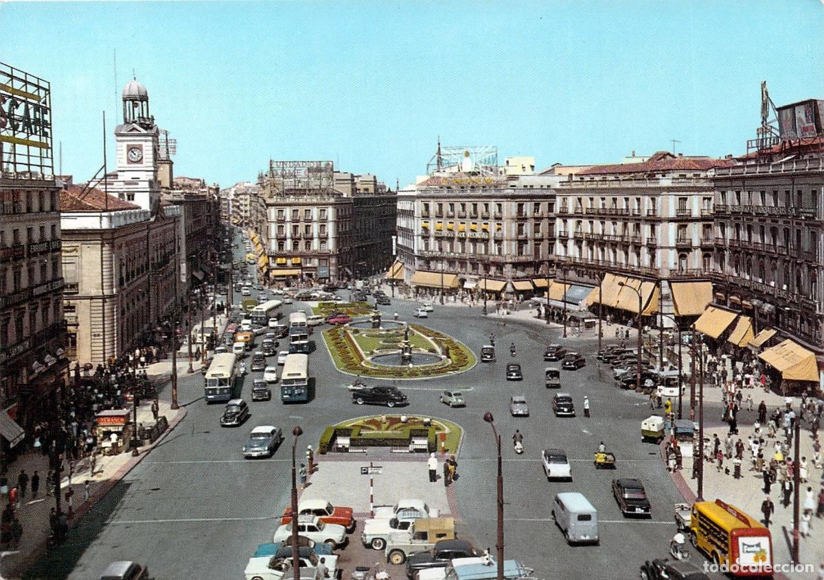 Postales: Postal de Madrid Puerta del Sol con Tr&aacute;fico de &Eacute;poca