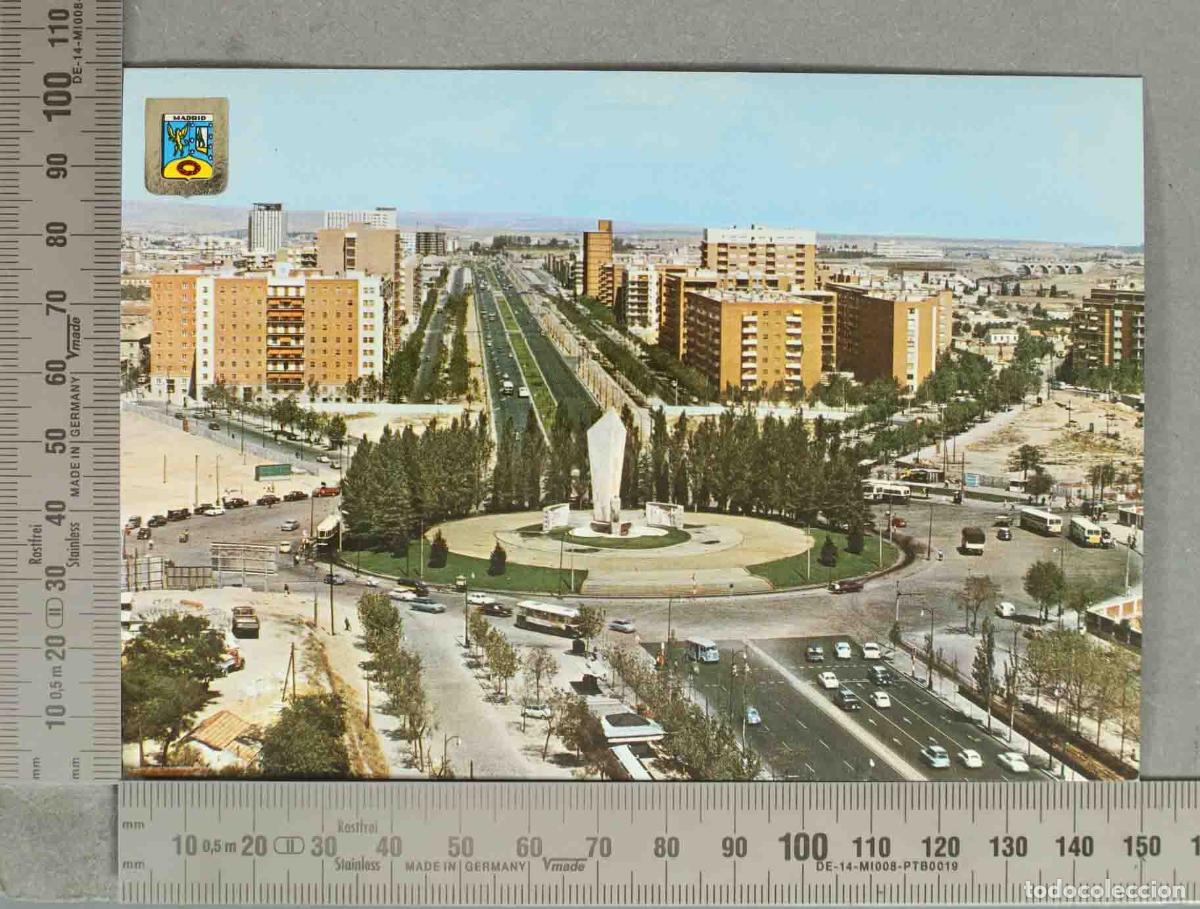 Cartoline: POSTAL. Madrid - Plaza de Castilla - Vista a&eacute;rea - Escudo de Oro
