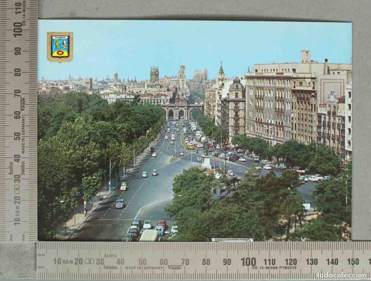 Postcards: POSTAL. Madrid - Calle de Alcal&aacute; - Vista general - Escudo Oro