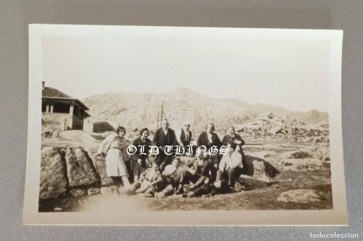 Postales: FOTOGRAFIA DE FAMILIA EN LOS A&Ntilde;OS 40 / SIERRA DE GUADARRAMA / MADRID / MIDE 7 X 4,5 CMS.