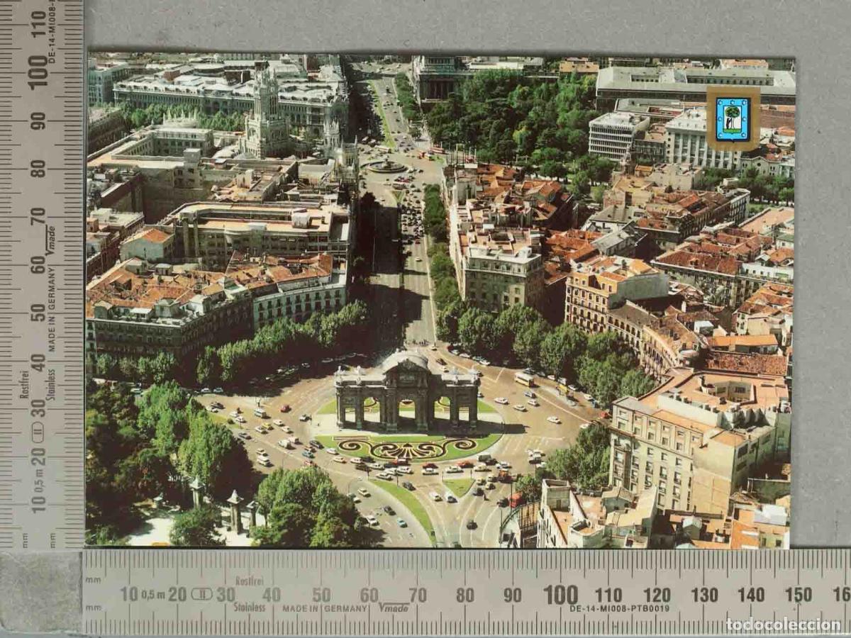 Postales: POSTAL. Madrid - Puerta de Alcal&aacute; - Vista a&eacute;rea Plaza de la Independencia