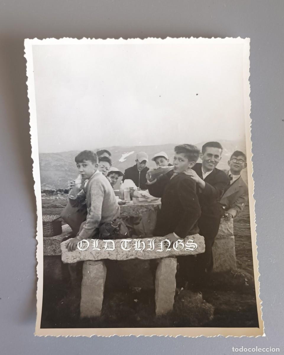 Postales: FOTOGRAFIA DE GRUPO ESCOLAR DE EXCURSI&Oacute;N POR LA MORCUERA / MIRAFLORES / SIERRA DE MADRID / A&Ntilde;O 1954